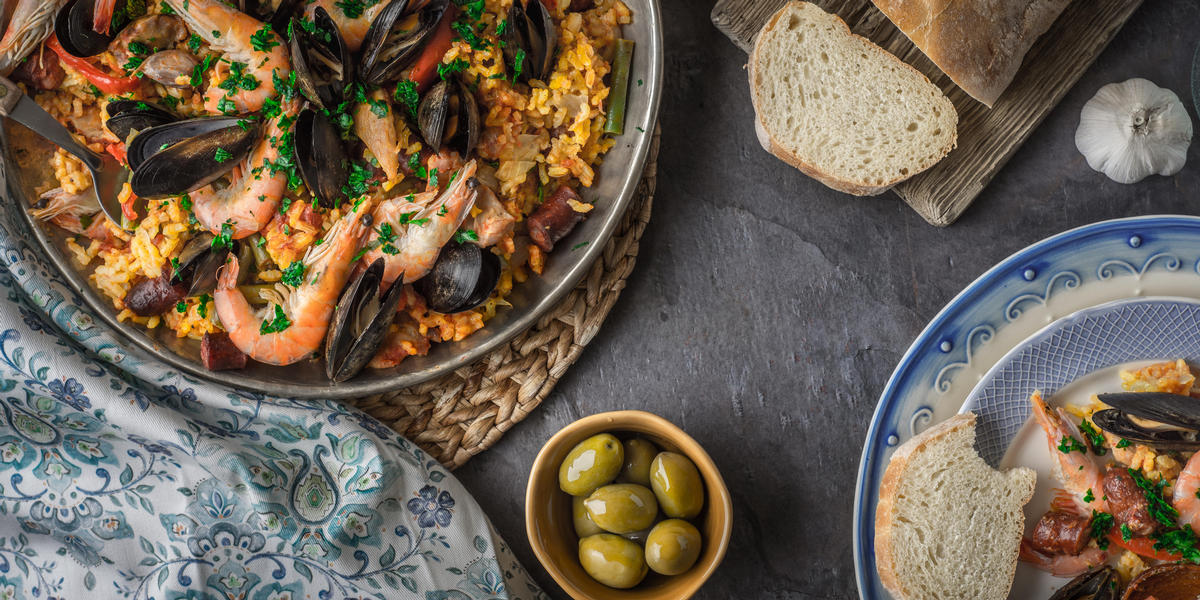 PAELLA AND OLIVES