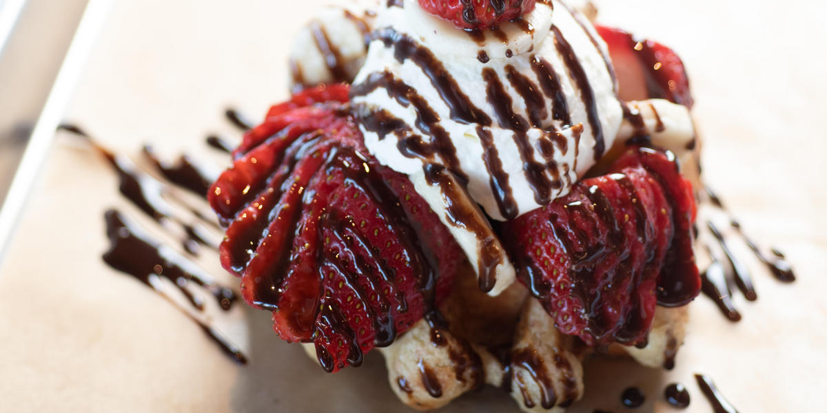 XO WAFFLE WITH STRAWBERRY AND CHOCOLATE